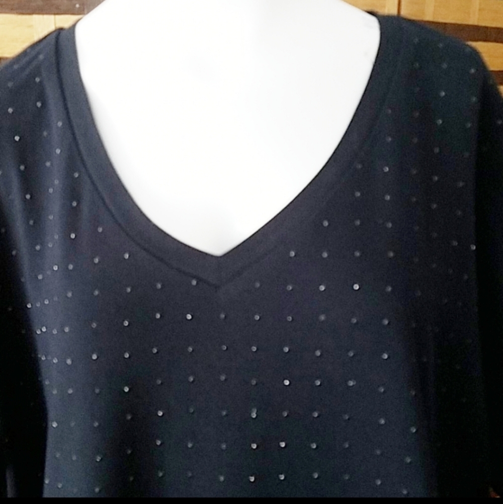 Quacker Factory Black stud top